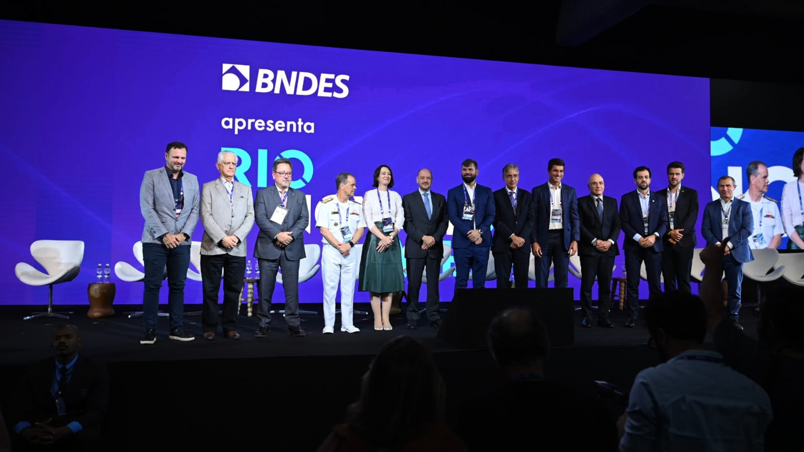 Autoridades marcam presença na plenária de abertura do Rio Innovation Week 2026, no Píer Mauá