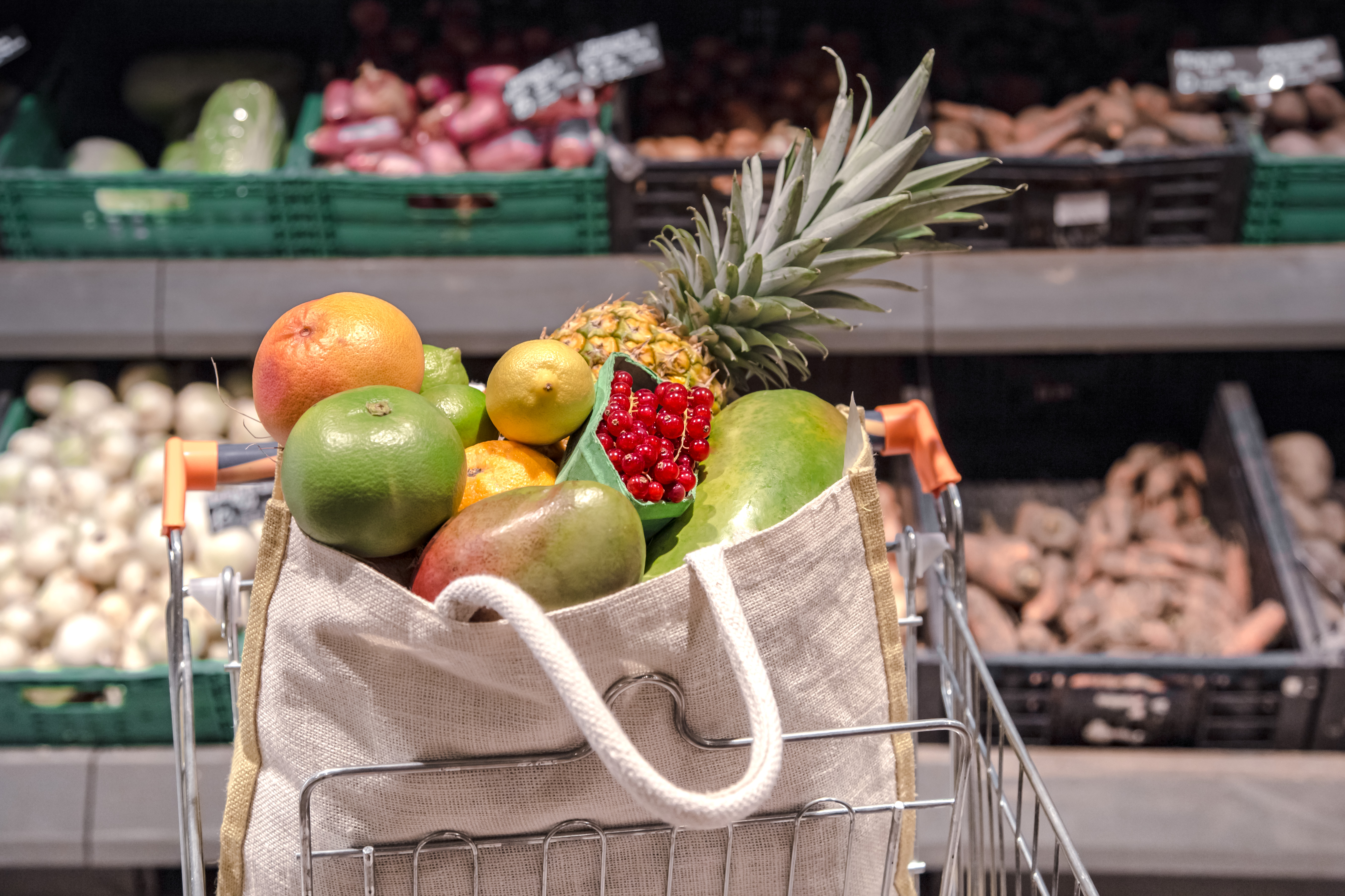 Supermercados fluminenses mantêm curva de crescimento em abril