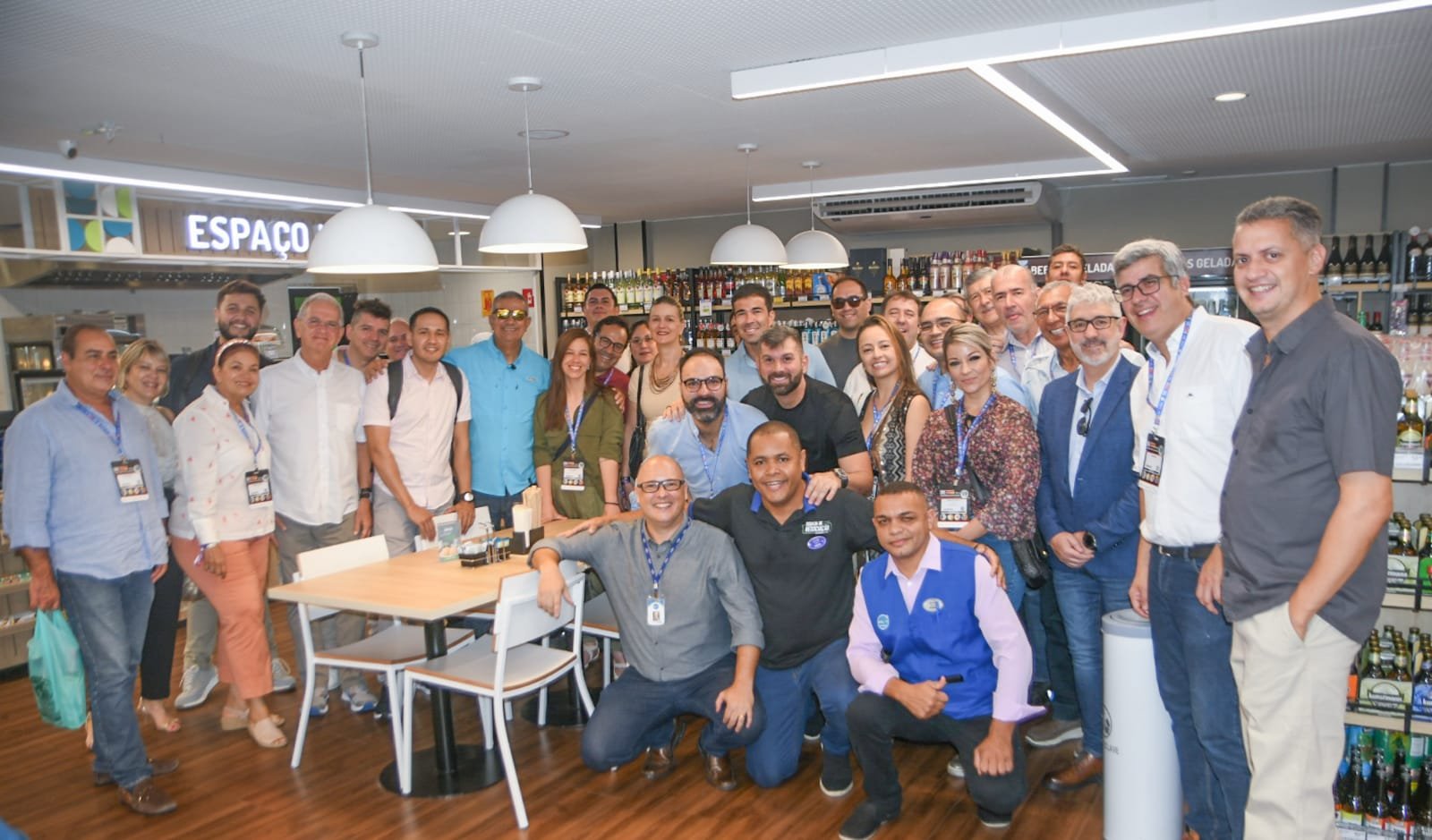 Presidente da ASSERJ lidera comitiva da ALAS em visita a supermercados cariocas