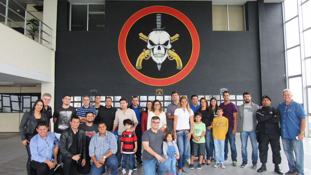 ASSERJ Família leva associados para conhecer a sede do BOPE