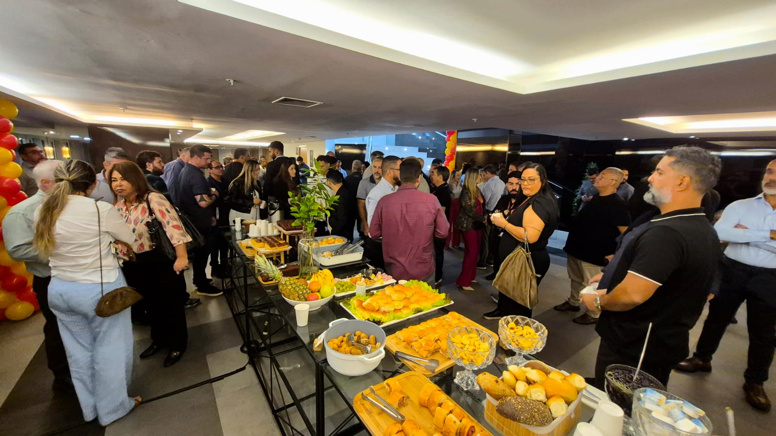 Rede Multi Market celebra aniversário com grandioso café da manhã no Hotel Laghetto