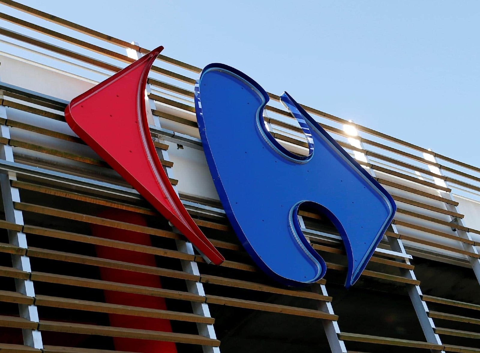 Banco Carrefour amplia acesso de clientes ao crédito e pode explorar nova fonte de receitas da marca