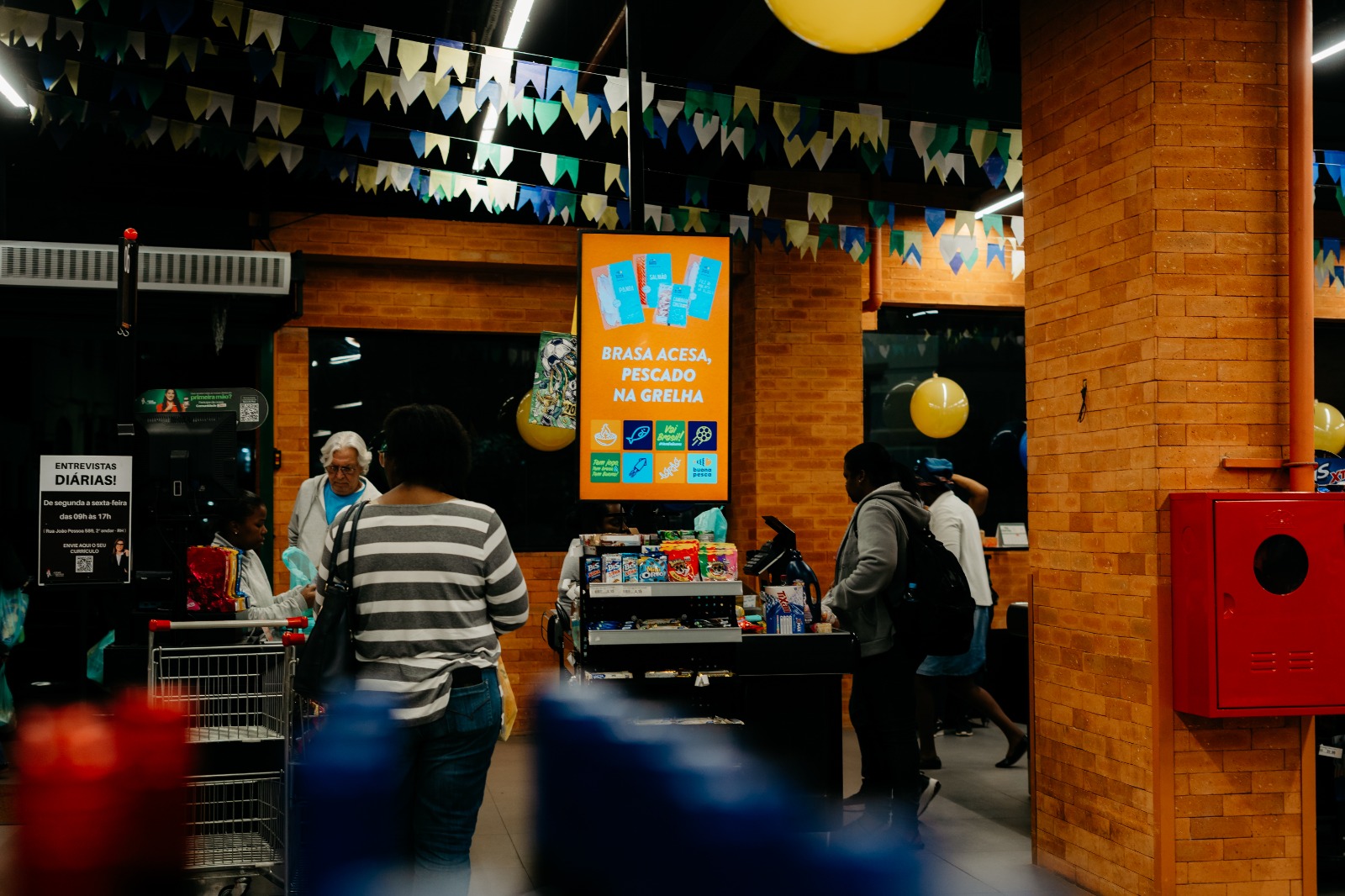 Casa do Arroz coloca painéis de LED em suas lojas para retail media