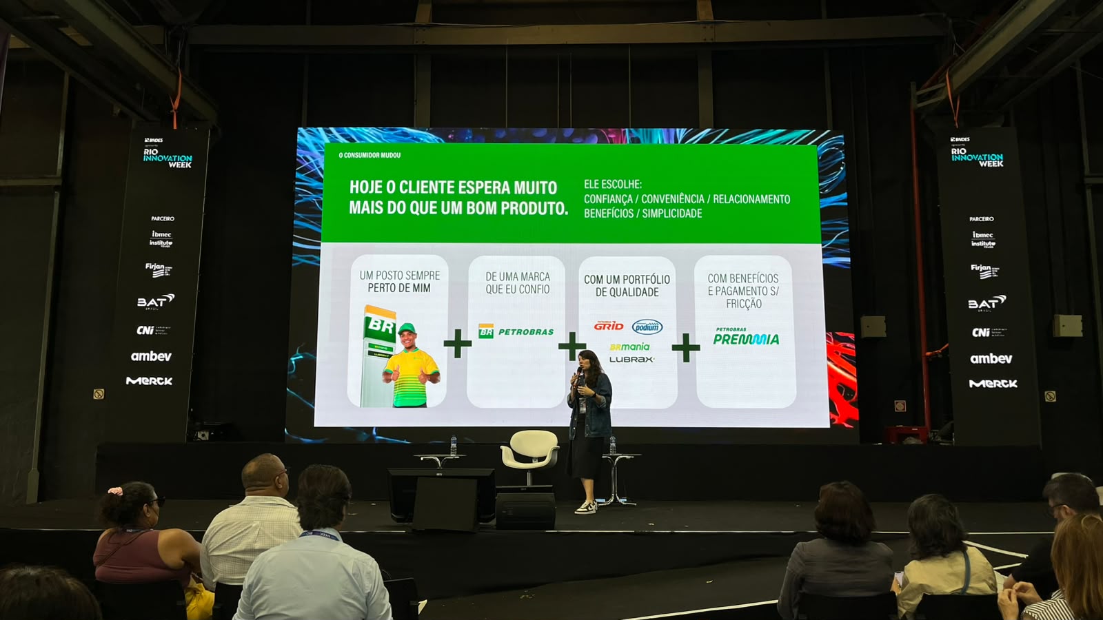 Mariana Santarém apresenta o painel 