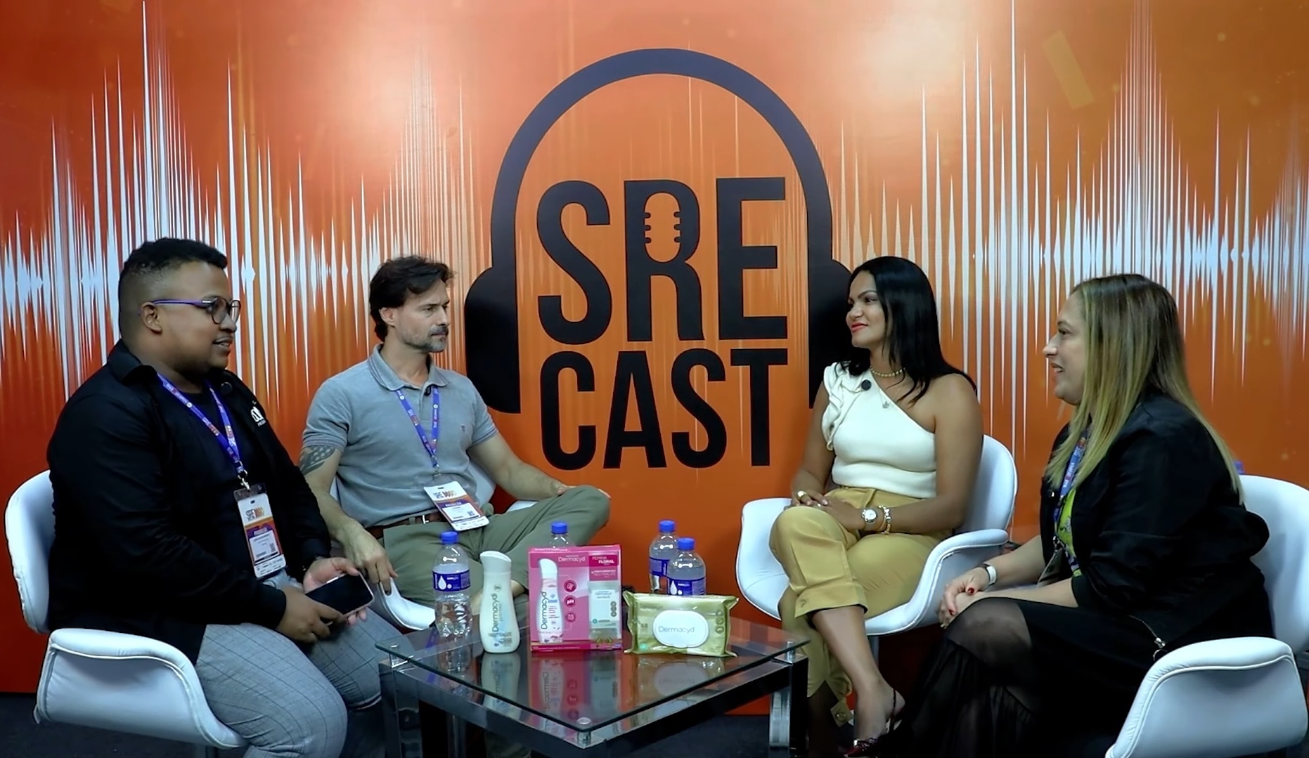 A Head de OTC, Fernanda Frota, e a gerente de Trade Marketing de Categoria e Canal Alimentar, Karina Tosto, representaram a EMS em sua primeira participação no SRE Cast
