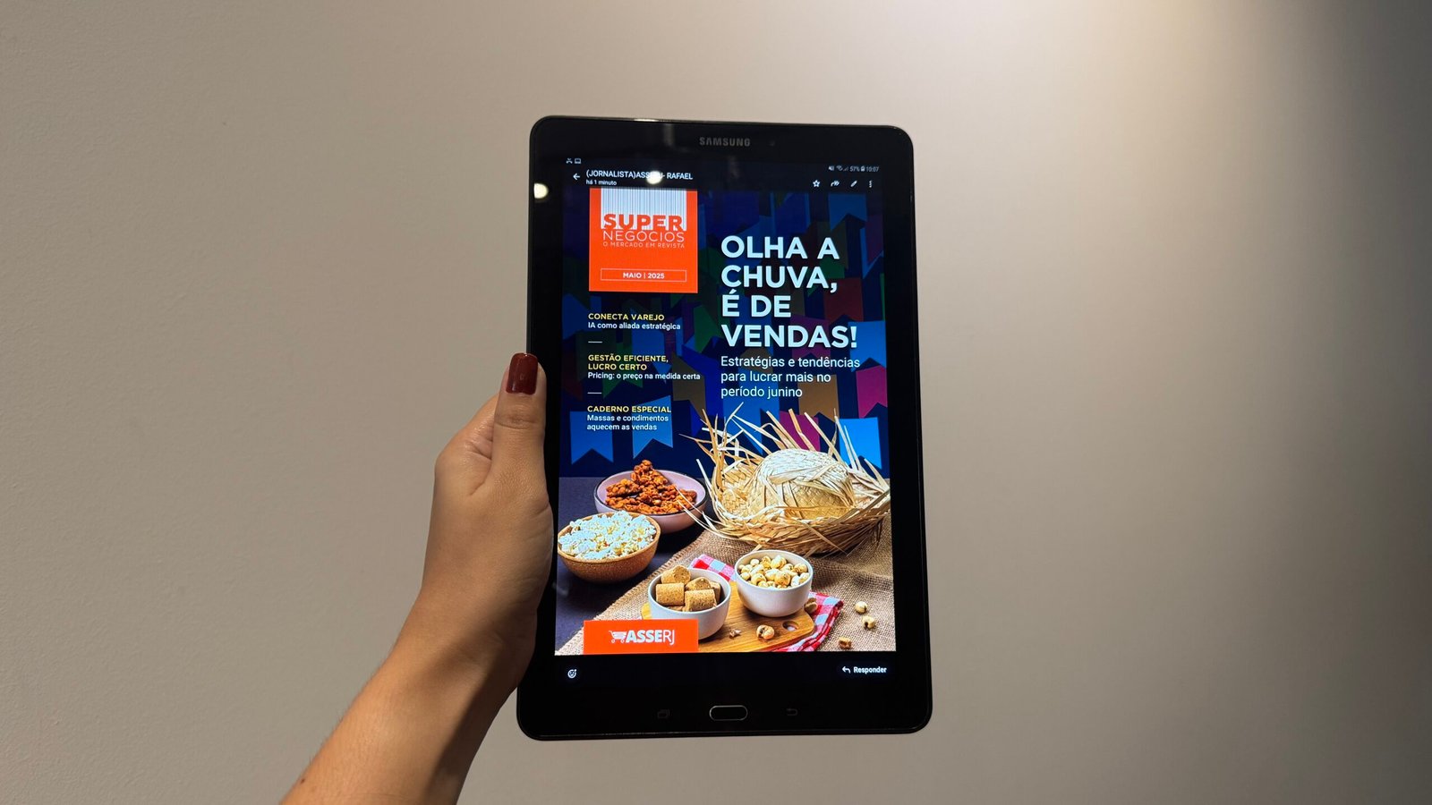 No ar: edição de maio da Revista Super Negócios chega de cara nova; boa leitura!