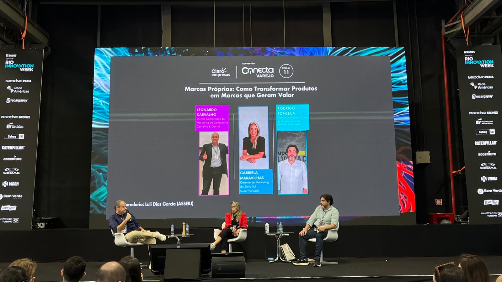Leonardo Carvalho, Rodrigo Fonseca e Gabriela Maravilhas participam do painel sobre Marcas próprias no Conecta Varejo
