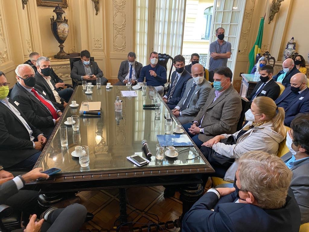 Movimento Rio Produtivo entrega pleitos para Carlo Caiado, Presidente da Câmara dos Vereadores