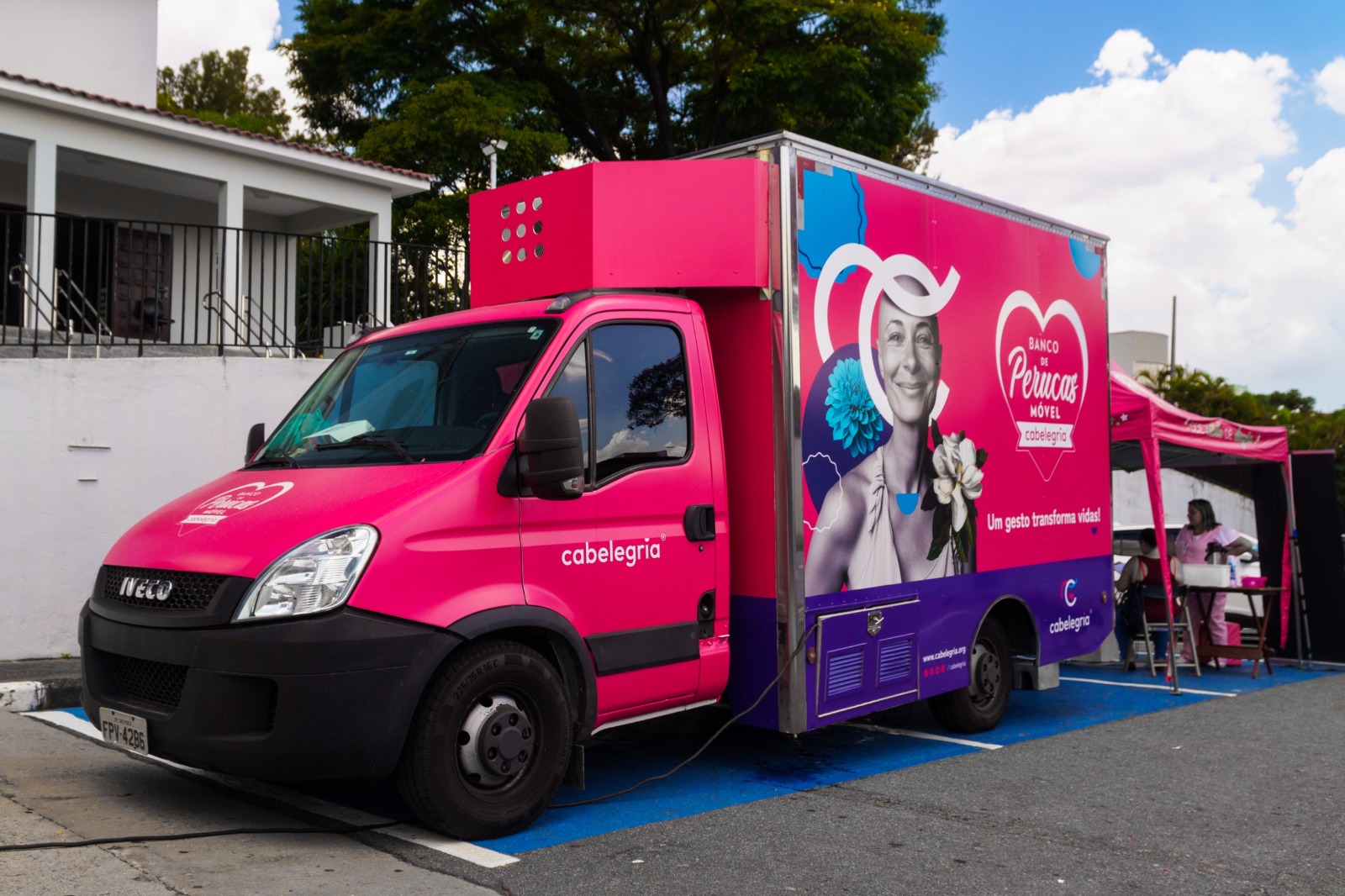 Prezunic realiza campanha de Outubro Rosa com doação de cabelo