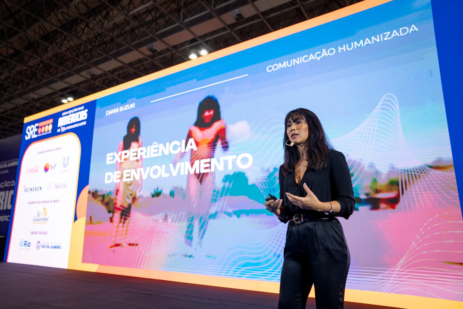 Em seu último dia, 33ª edição da SRE Trade Show trouxe Danni Suzuki para falar a respeito da comunicação humanizada, cases de sucesso no varejo e palestra sobre prevenção de perdas