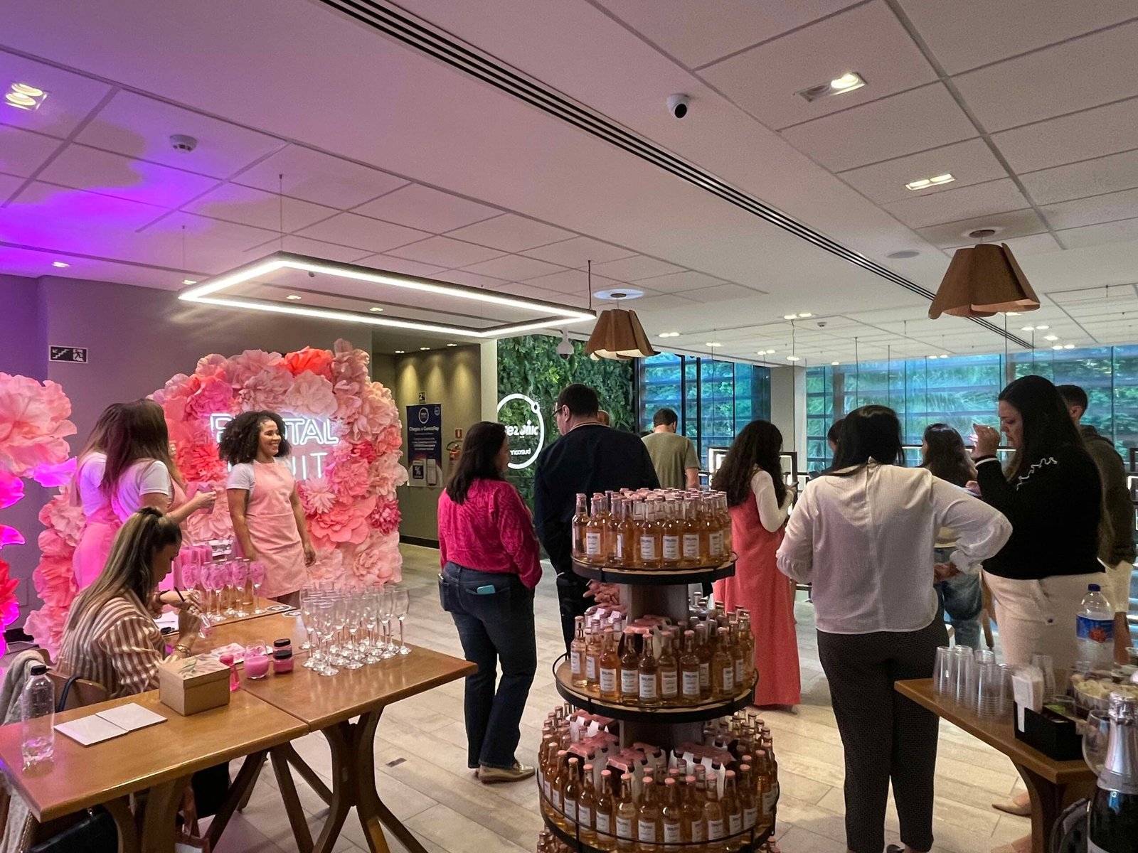 Prezunic promove ação de retail media com clientes em lançamento exclusivo da Ambev no Rio