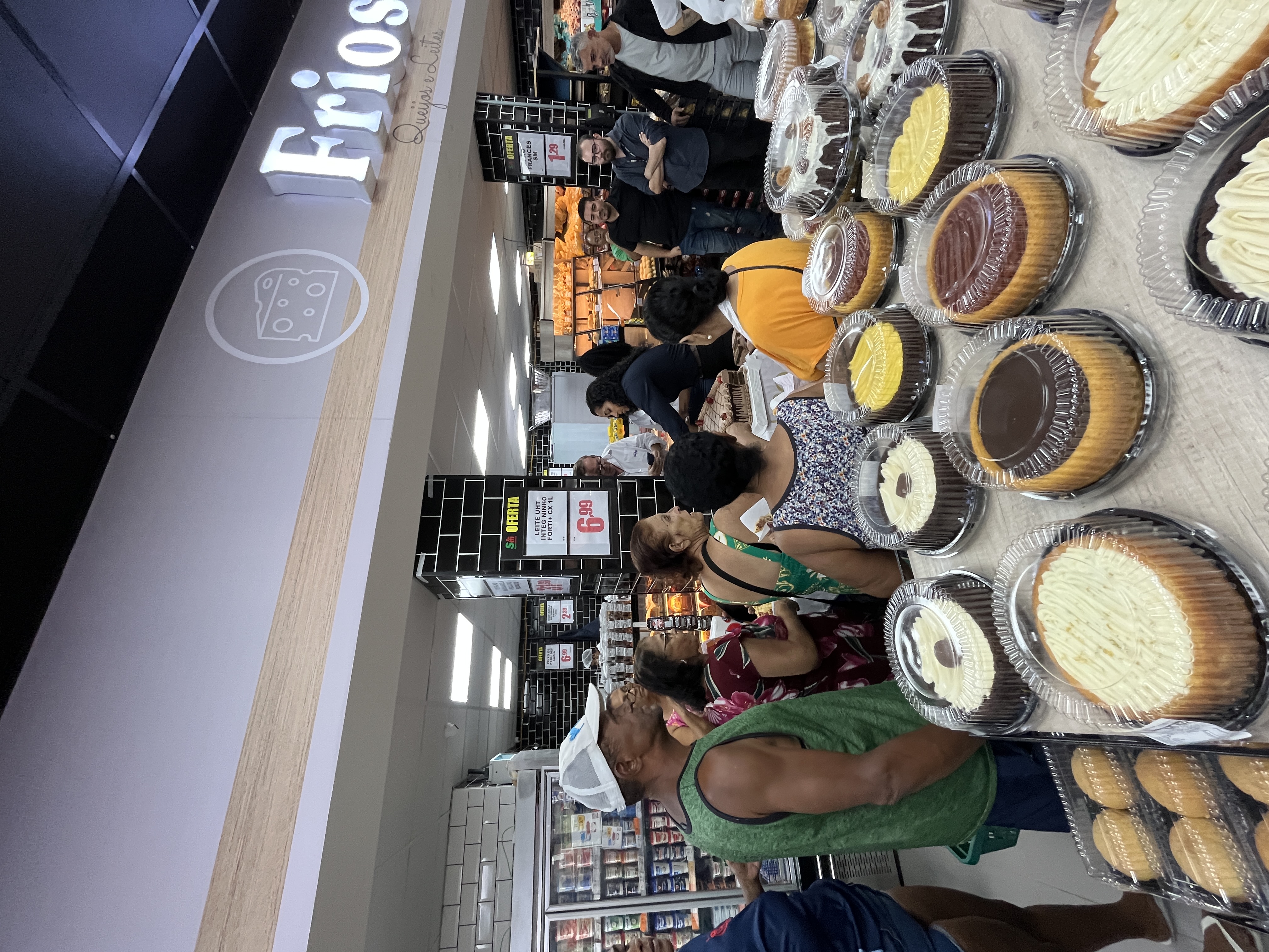 Supermarket Trindade reinaugura em São Gonçalo