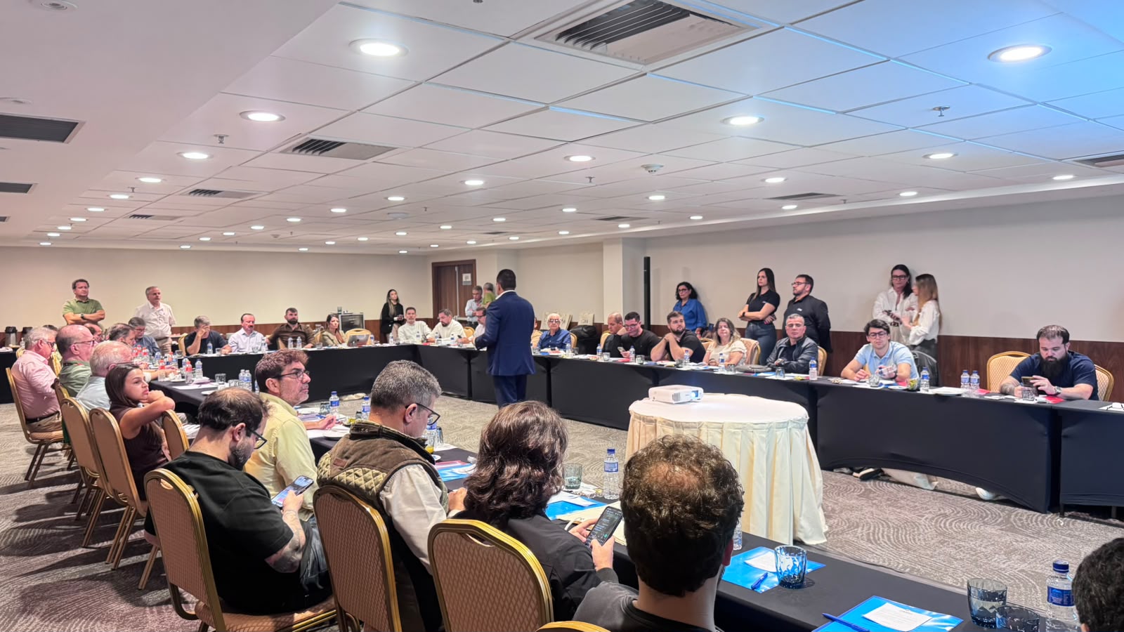 Reunião do Conselho Diretor da ASSERJ debate desafios e oportunidades do setor