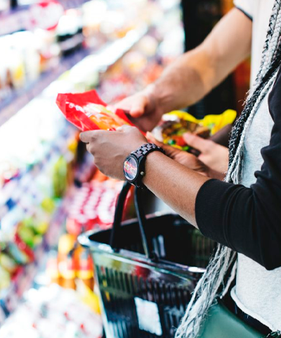 Supermercados do Reino Unido tiram data de validade de alimentos para combater a inflação