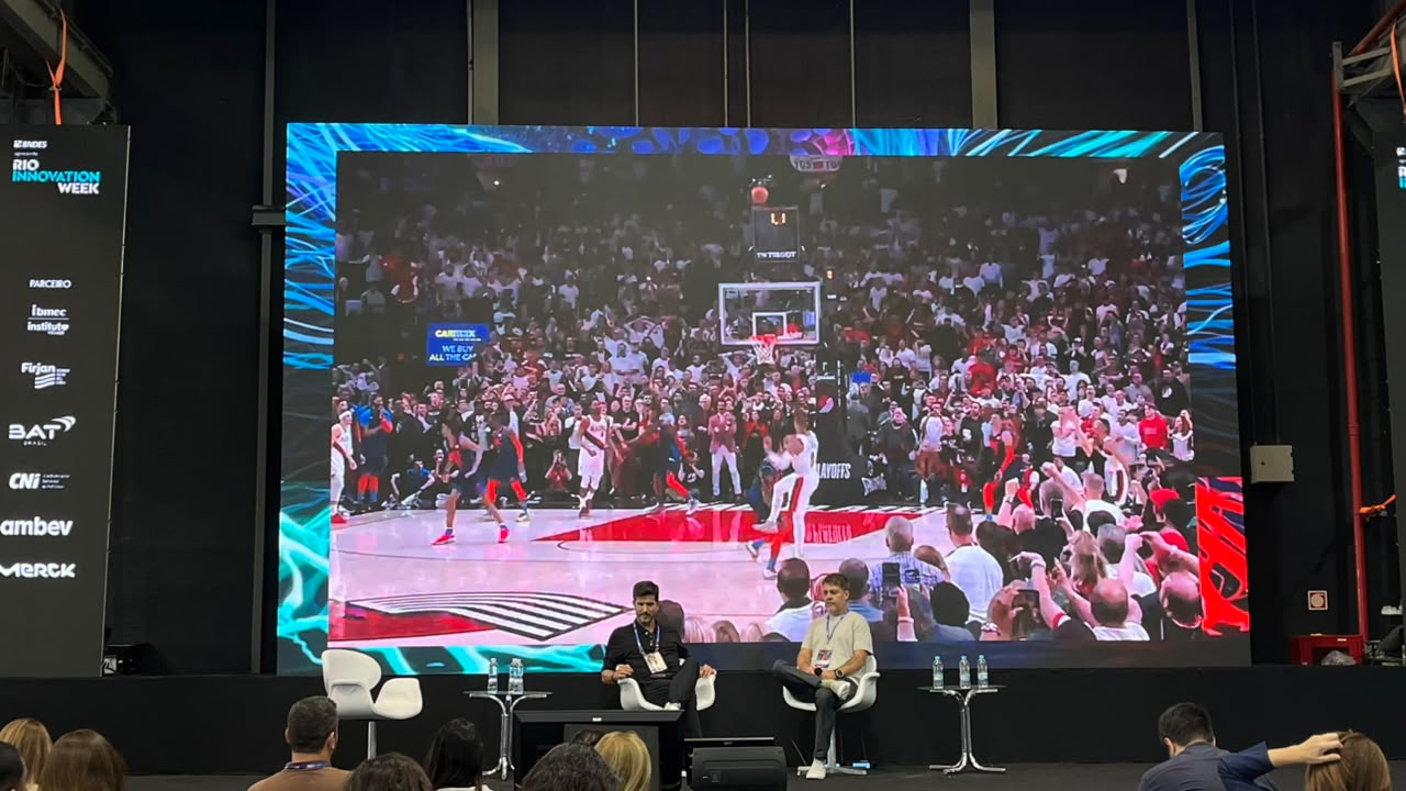 Sergio Perrella explica em painel no Rio Innovation Week como a NBA trabalha o tema da experiência com seus consumidores