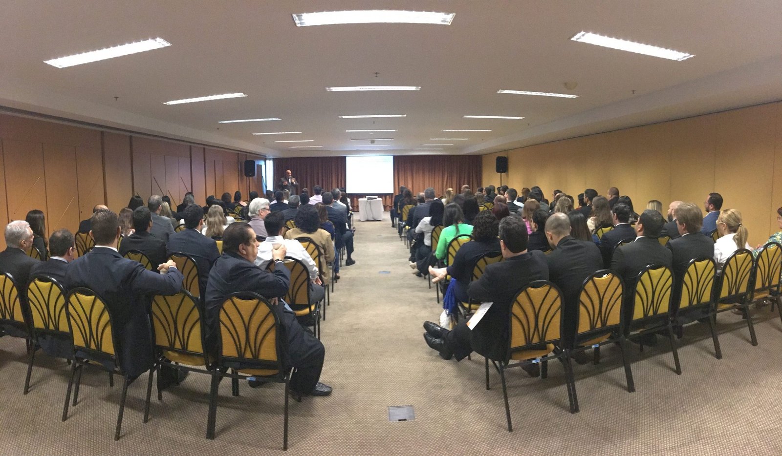 I Simpósio Jurídico da ASSERJ recebe Dr. Sylvio Capanema