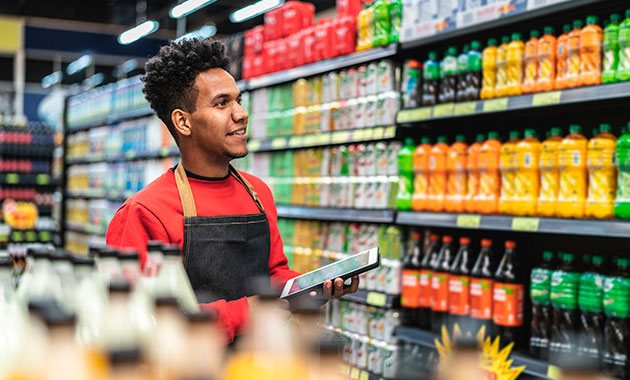 Trabalho aos domingos e feriados passa a exigir acordo coletivo a partir de março de 2026