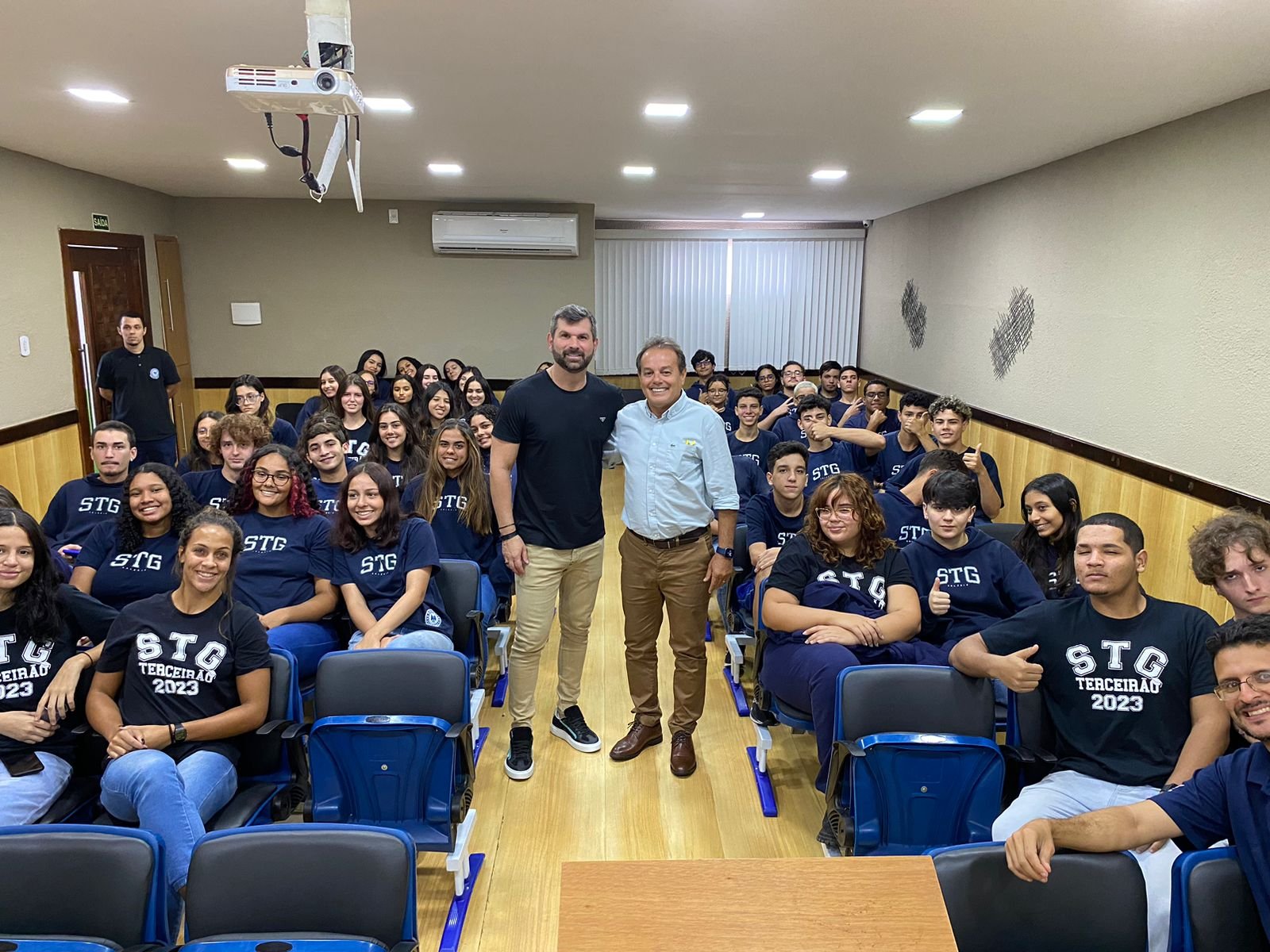 Presidente da Asserj, Fábio Queiróz, faz palestra para estudantes do colégio St. Georges