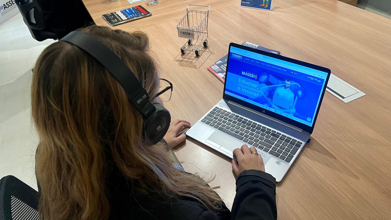 Escola ASSERJ oferece extenso cardápio de cursos gratuitos para colaboradores dos supermercados