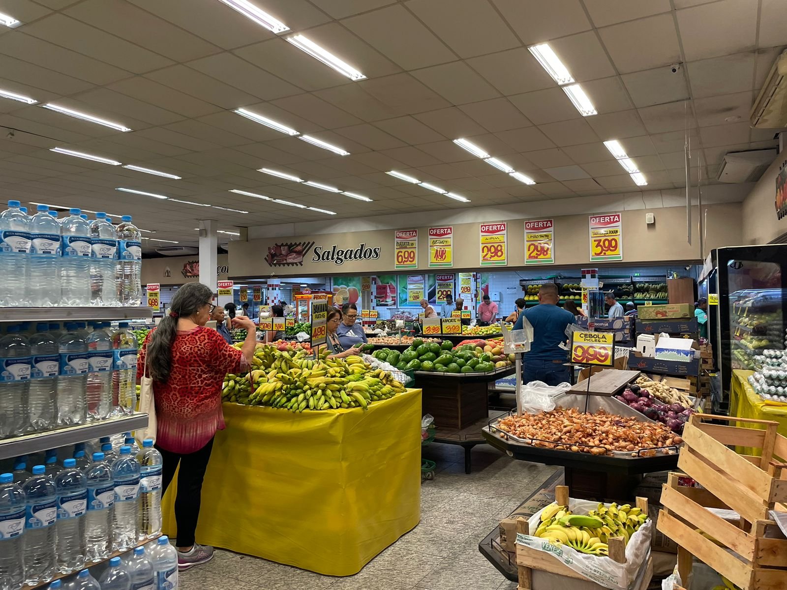 Feirinha dos Supermercados Unidos Camorim atrai clientes
