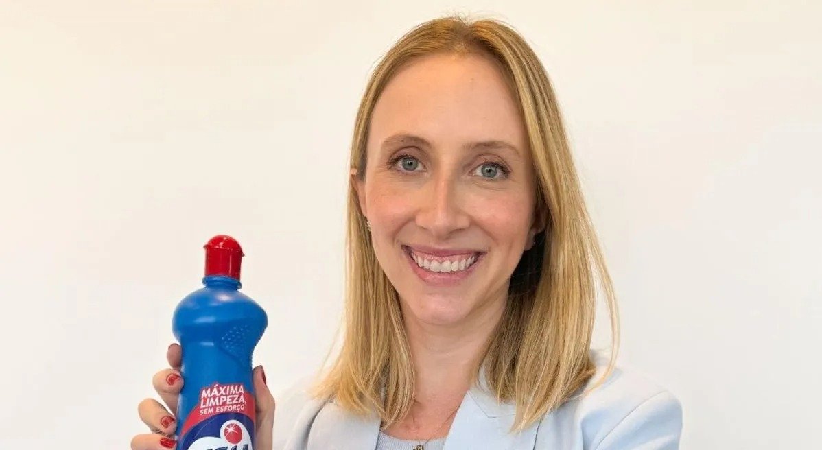 Reckitt apresenta nova head de marketing de Veja