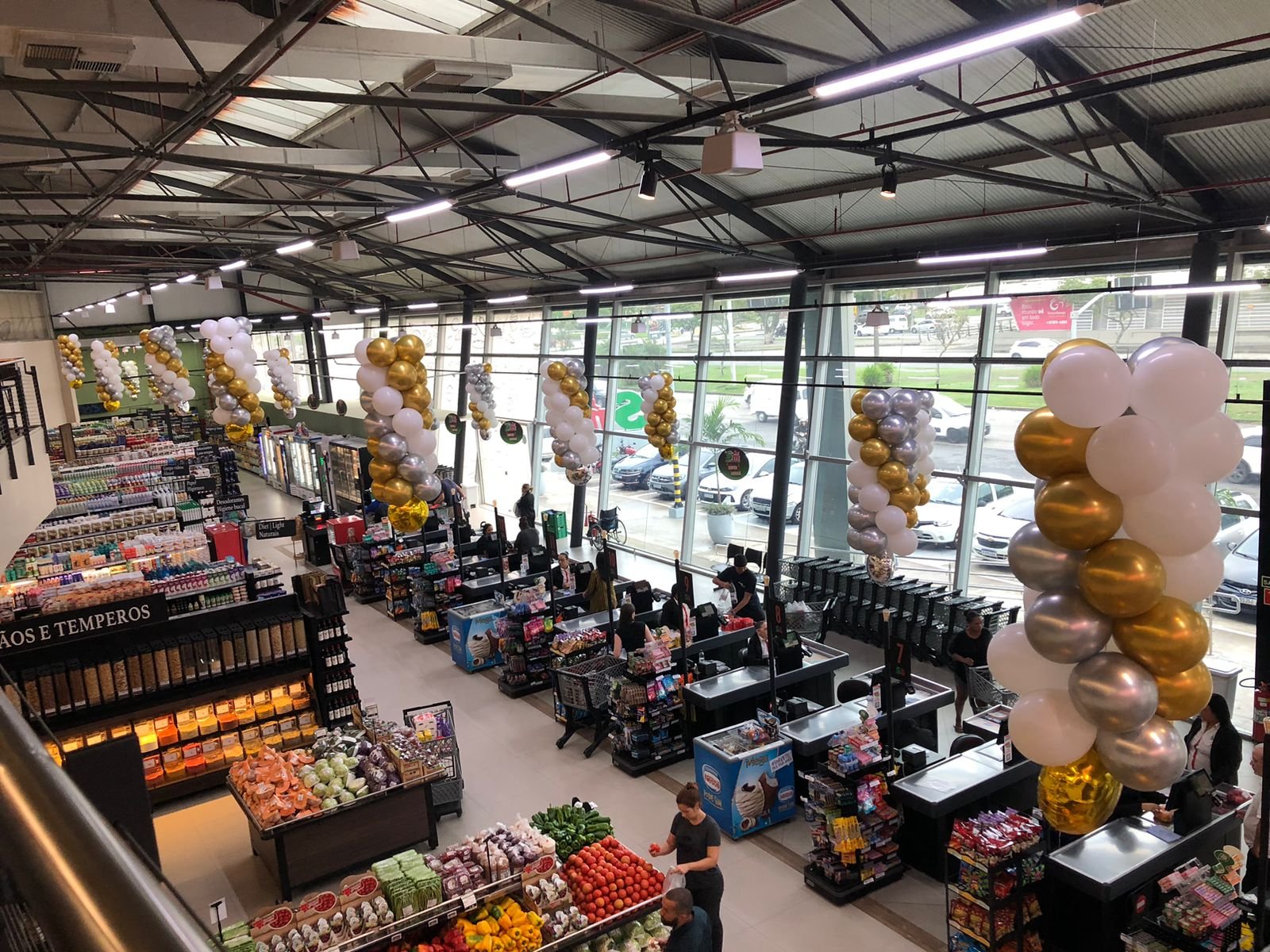 Supermarket reinaugura loja focada em saudabilidade