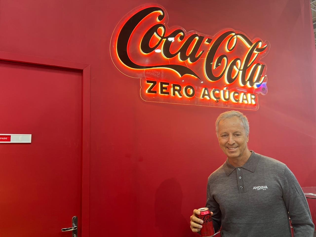Presidente da Coca-Cola Andina Brasil anuncia com exclusividade novos investimentos da empresa no Brasil durante a SRE; veja quais