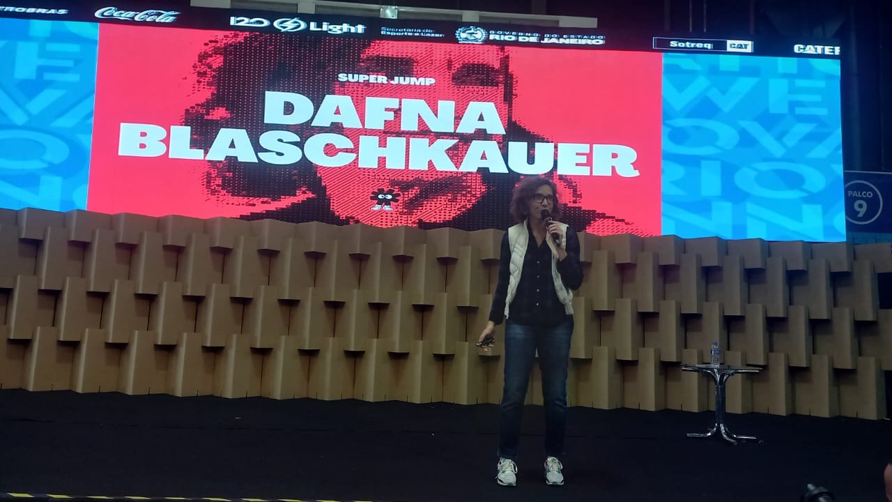 Dafna Blaschkauer revela o papel das soft skills na liderança durante o Conecta Varejo; descubra!