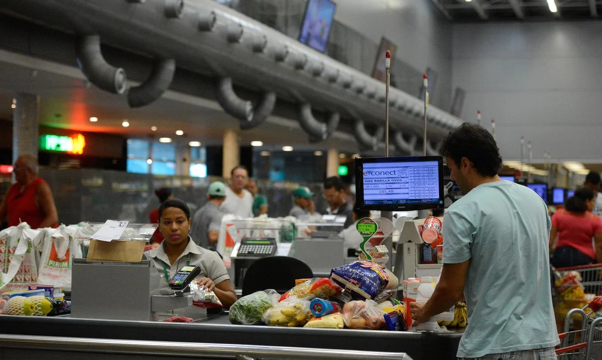 Supermercados emprego